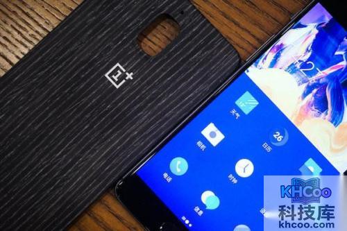 2500左右性价比最高的手机 2500左右性价比最高的手机