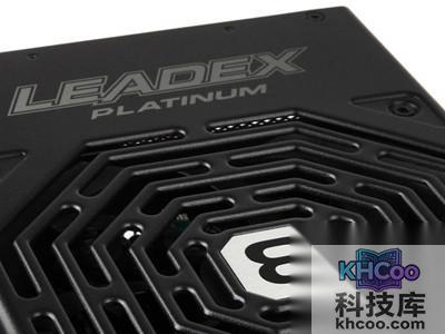 全球首款消费级2000W电源介绍