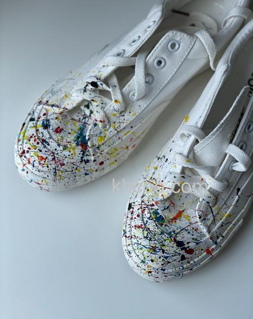 如何用Photoshop设计制作喷溅运动鞋