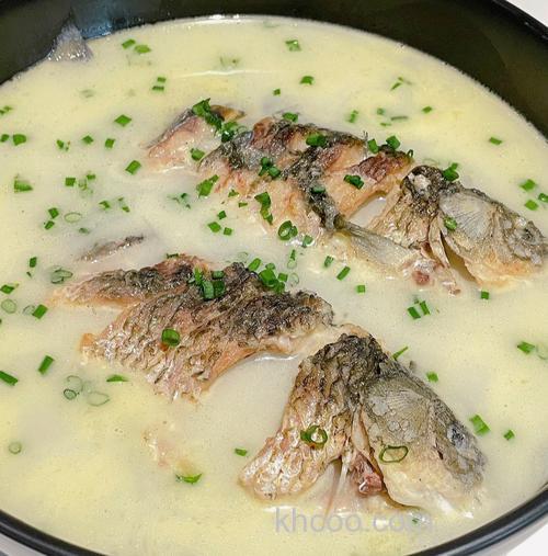 清炖鲫鱼汤怎样放佐料