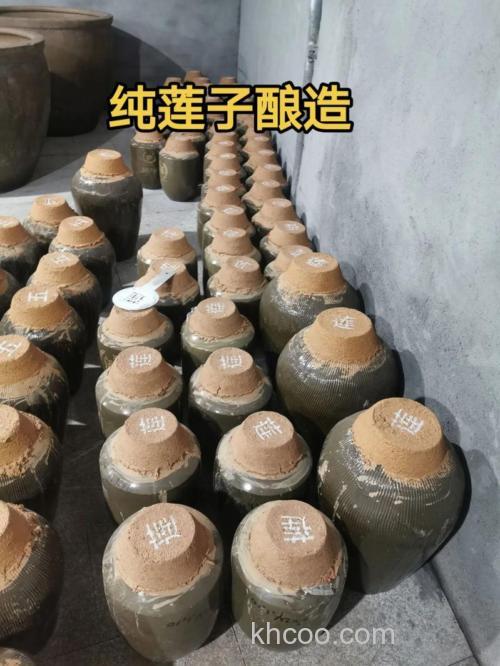 莲子泡酒的制作方法