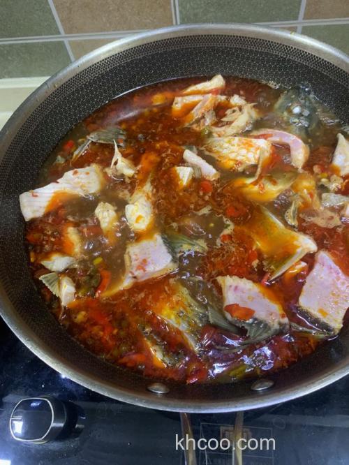 酸辣鲫鱼汤的做法？