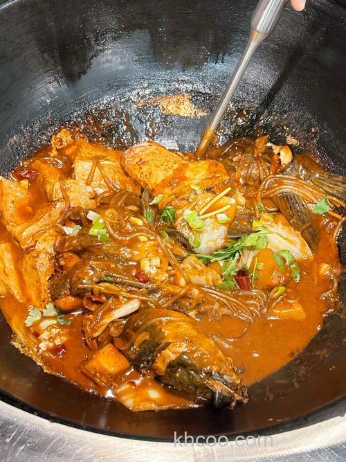 铁锅炖鱼有猪油吗？