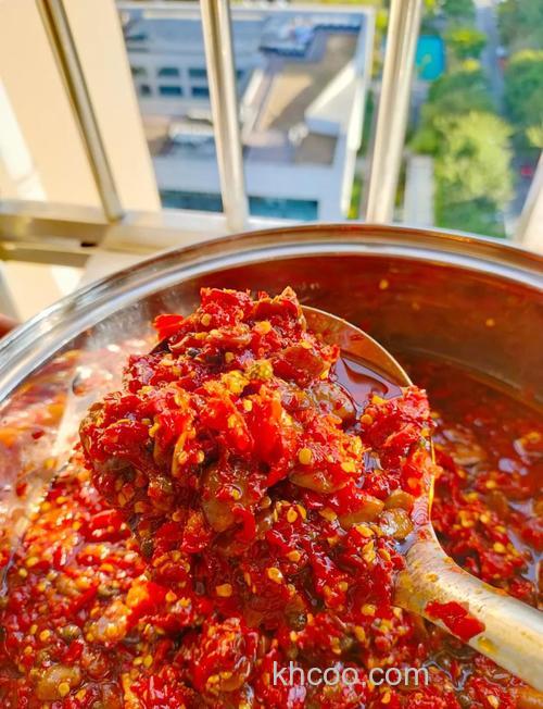 烹饪中，正宗的鱼香味型用的是豆瓣酱，还是泡红辣椒呢？