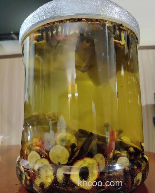 冬天钓鲫鱼用那个些中草药泡酒好？