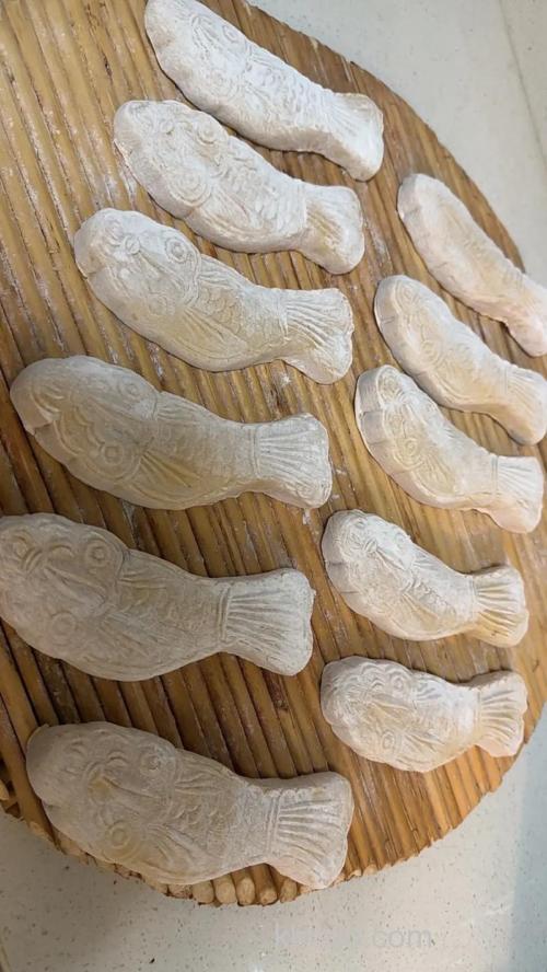 红薯面炒鱼饵的做法？