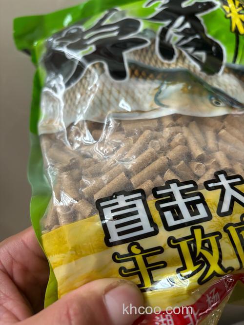 钓草鱼打窝用什么料？