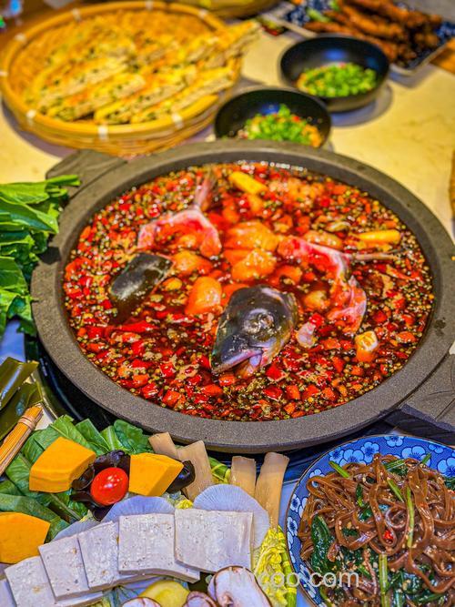 红油石锅鱼的做法？