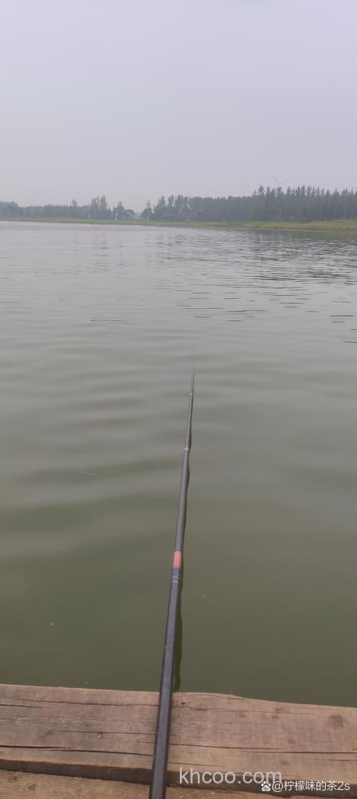 水库找准浮杆的节点 钓鱼感觉更胜一筹