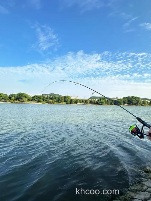 江河钓鱼需要结合地方特色