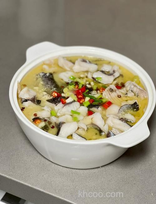 酸菜炖梭鱼的正宗做法？