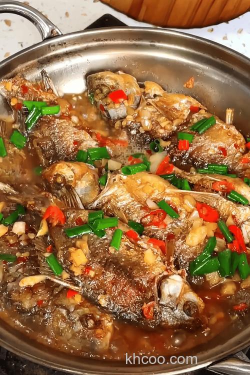 小土鲫鱼最喜欢吃什么食物