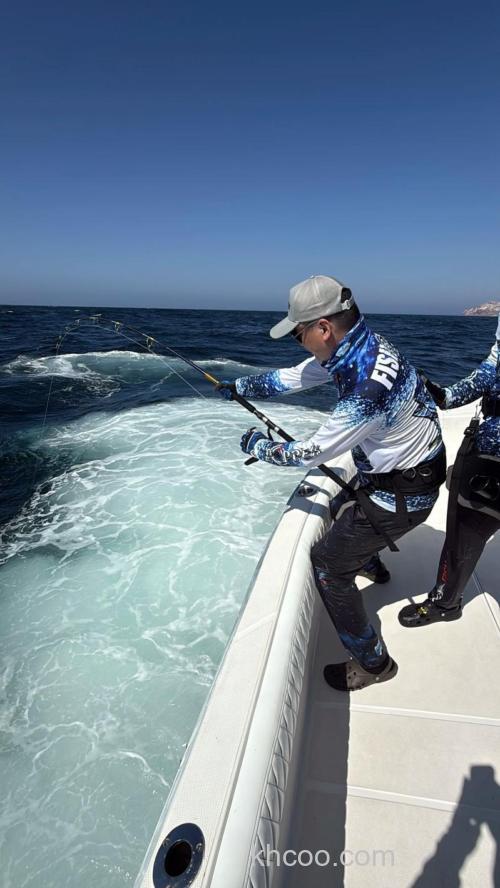 秋季海钓绝佳时机，掌握技巧提升收获，让过程更安全