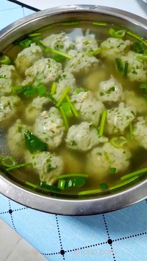 小黄鱼煮鱼圆的做法