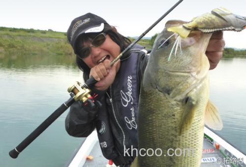 菊元俊文大饵专用 Evergreen PHASE BlackActaeon PCSC-74X BASS竿_2