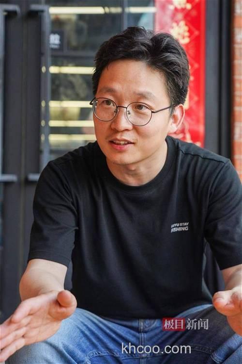 六鱼周骏和龙王恨老板什么关系