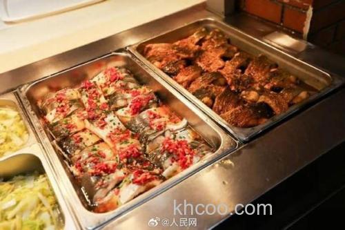 3000斤野生鱼免费吃是哪所学校的食堂？